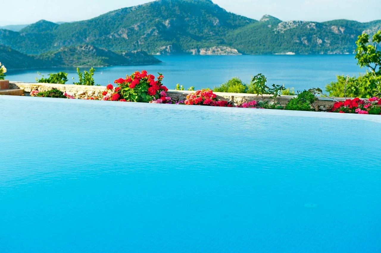 Swan Lake Hotel - Adult Only 셀리미예 외부 사진